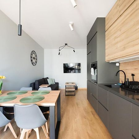 Wola Skwer Happy Apartment วอร์ซอ ภายนอก รูปภาพ