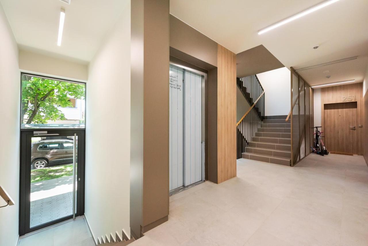 Wola Skwer Happy Apartment วอร์ซอ ภายนอก รูปภาพ